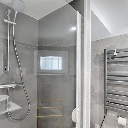 Apartman Rare Gem Maisonette 10 Min Champs Elysees *