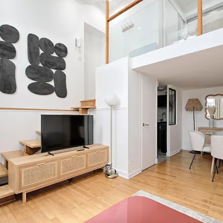 Rare Gem Maisonette 10 Min Champs Elysees Paříž