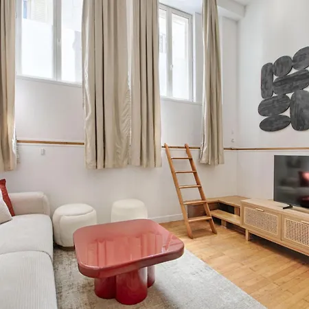 Rare Gem Maisonette 10 Min Champs Elysees Paříž